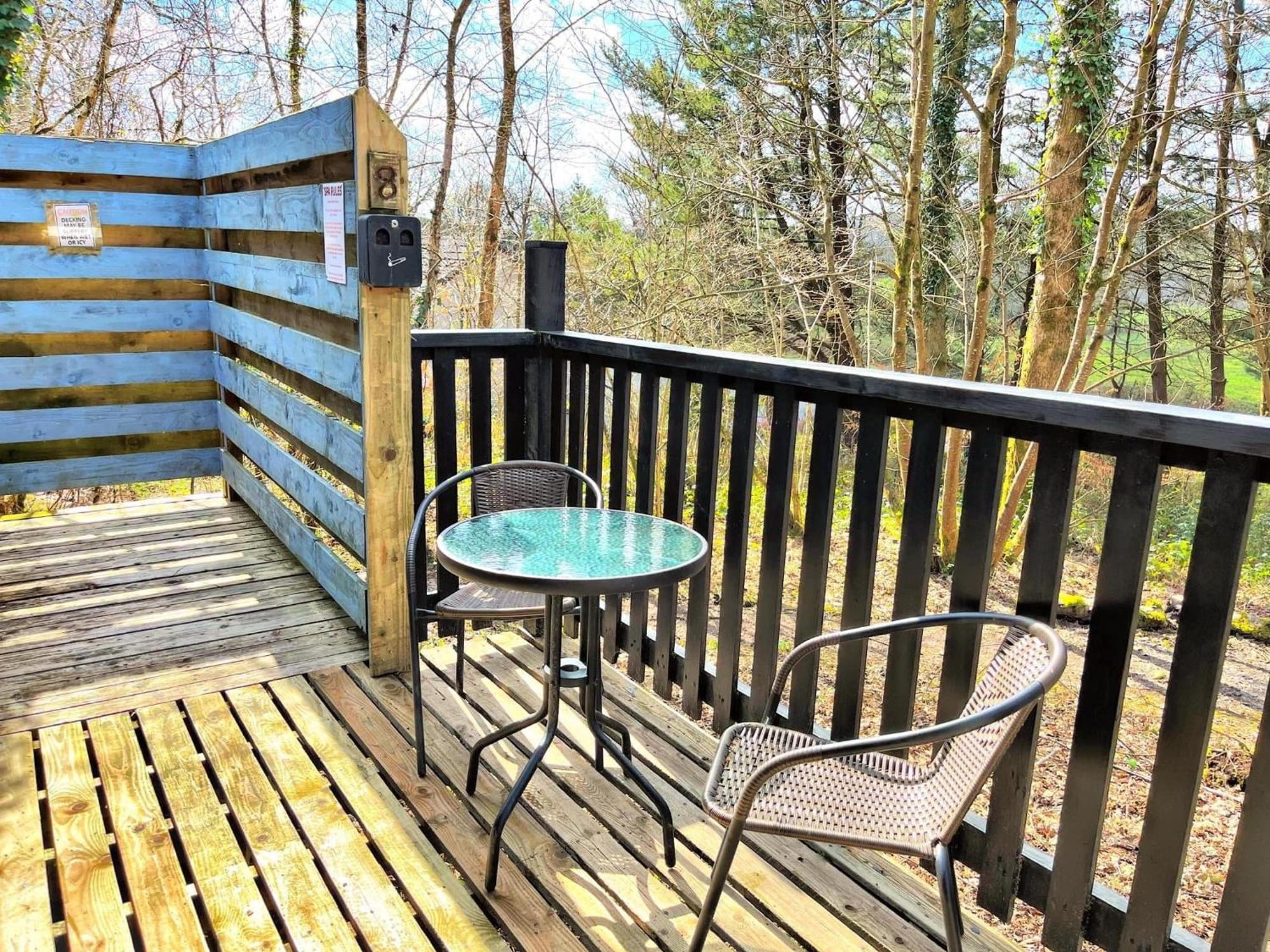 Wren 8-Hot Tub-Woodland Lodges-St Clears-Carmarthen-Tenby المظهر الخارجي الصورة